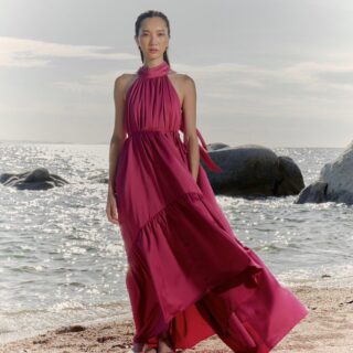 Miss modern movement dress