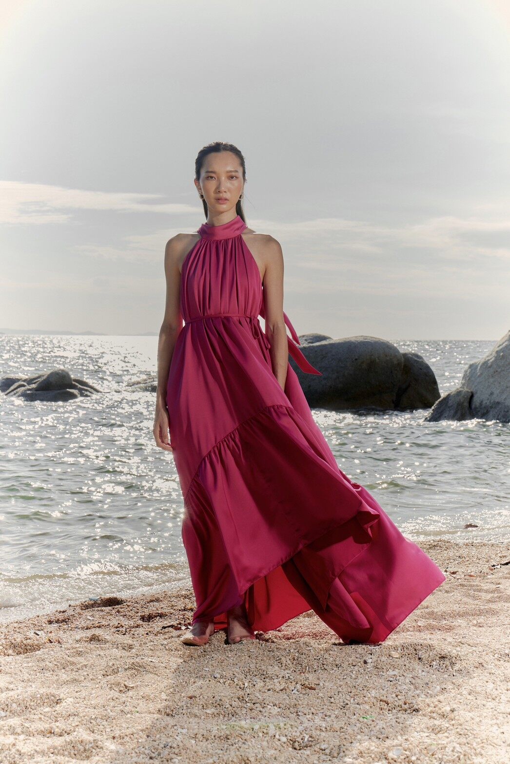 Miss modern movement dress