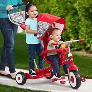 รถสามล้อพร้อมที่ยืนด้านหลัง